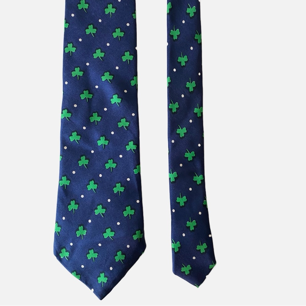 🍀☘️🍀 Lilian Vernon, Luck of the Irish A Clover Tie